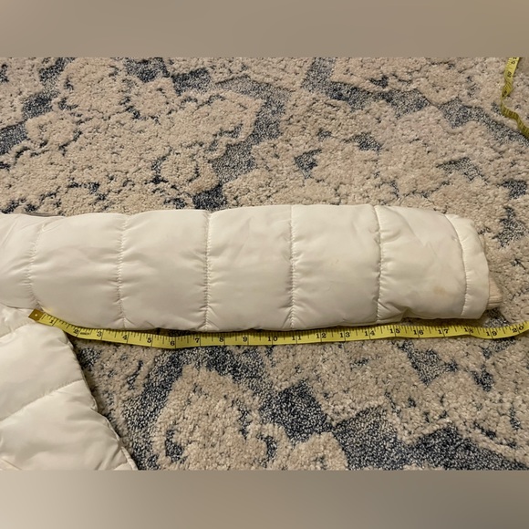 American Eagle white faux fur hat size XS puffer jacket - Picture 4 of 5